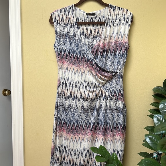 NWNT By YOUNG  dress, M - Picture 9 of 12